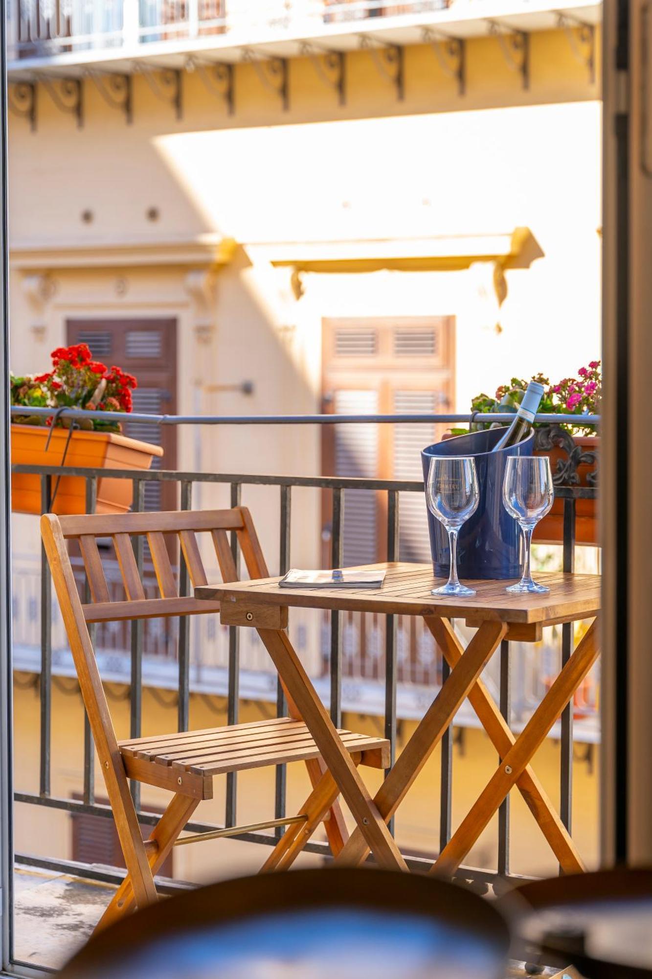 Natoli Apartments Palermo Eksteriør billede